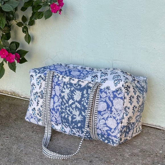 Patchwork quilted Blue and White Tote Bag - Picture 1 of 12